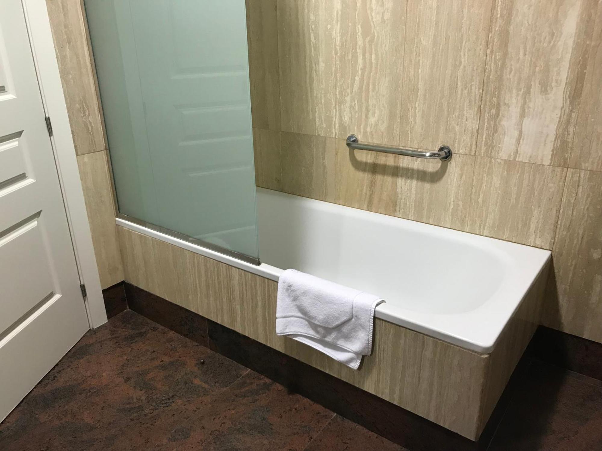 Triple Room up to 12 years old,644723247:JPEG